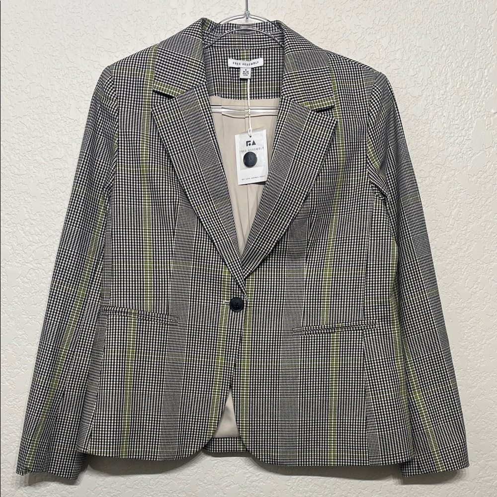 Women's Size Small Plaid Blazer with Green Accents